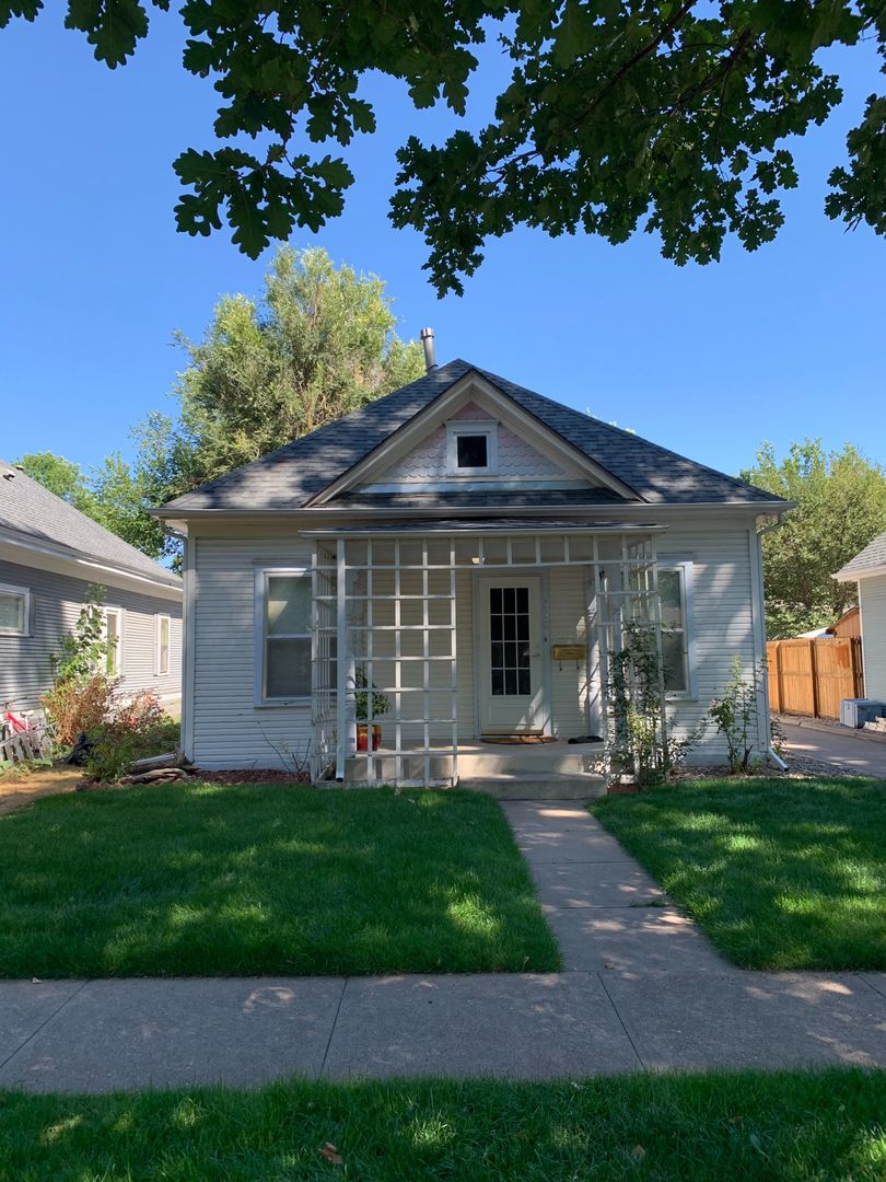 Fort Collins House: 330 East Plum St