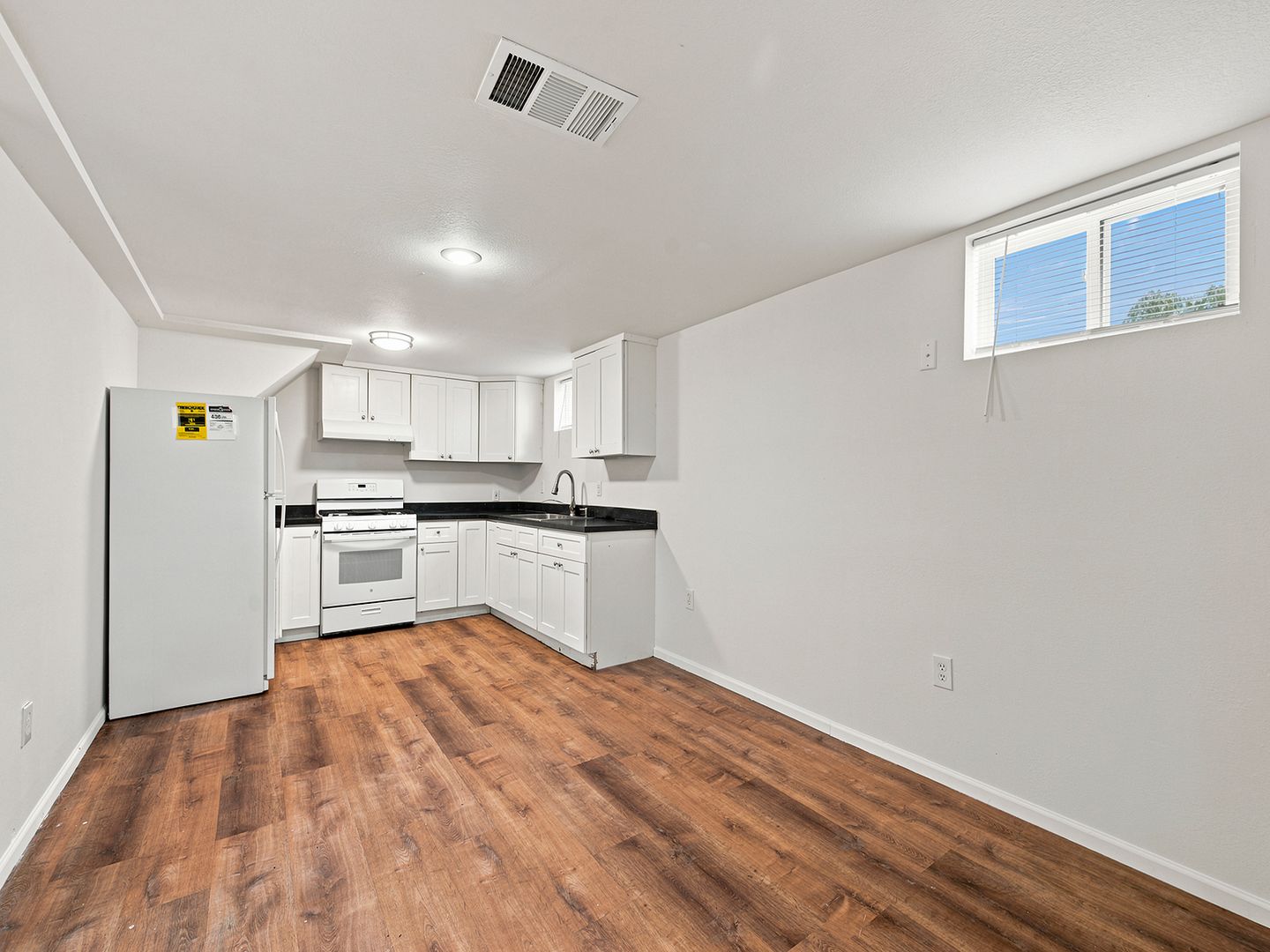 Greeley Apartment: 2122 8th Avenue