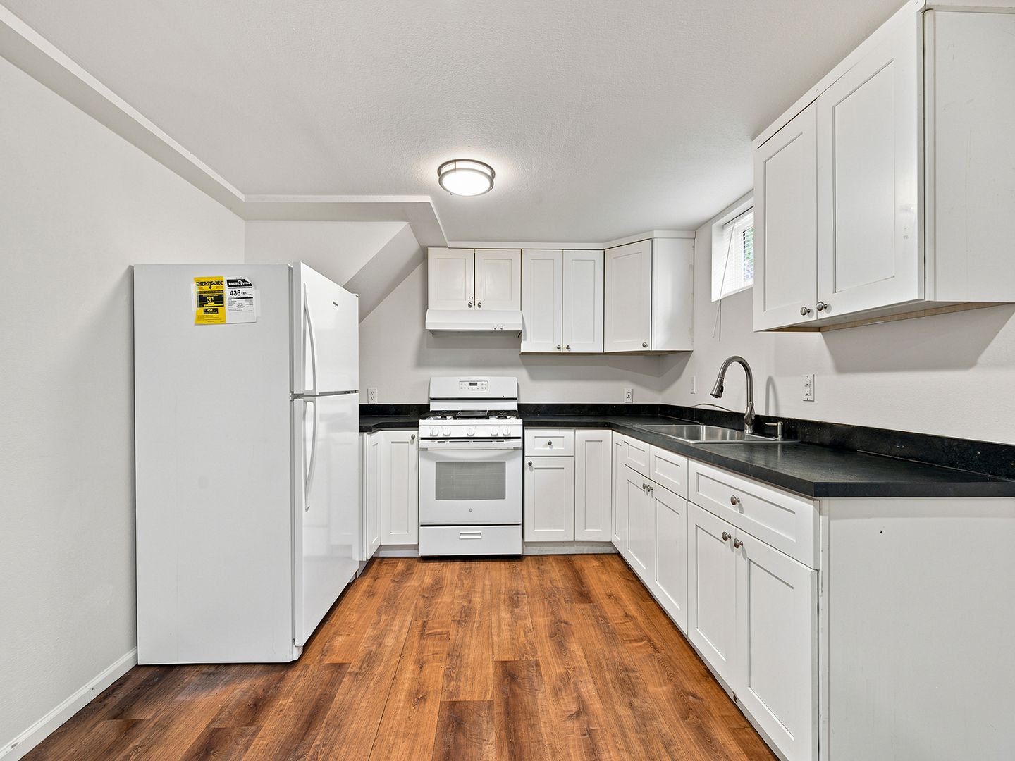 Greeley Apartment: 2122 8th Avenue