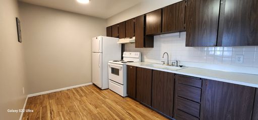 2 Bedroom 1 Bathroom Apartment – photo 1