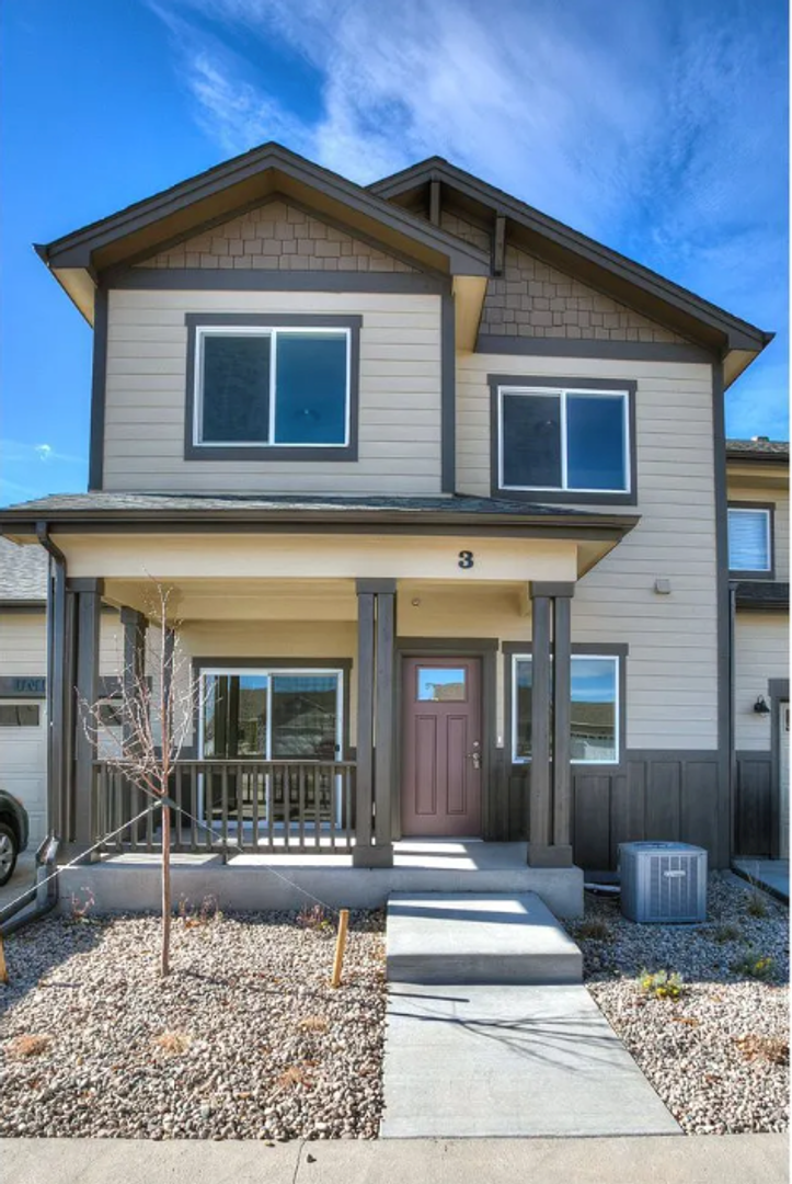 Wellington House: 4156 Crittenton Lane #3