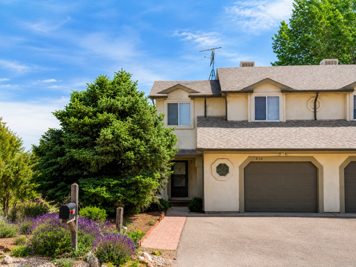 Beautifully Updated Duplex in Pueblo West with Private Outdoor Space