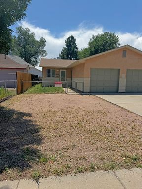 Cozy 2 Bed, 1 Bath Home in Walking Distance of Colorado State Fair – photo 1