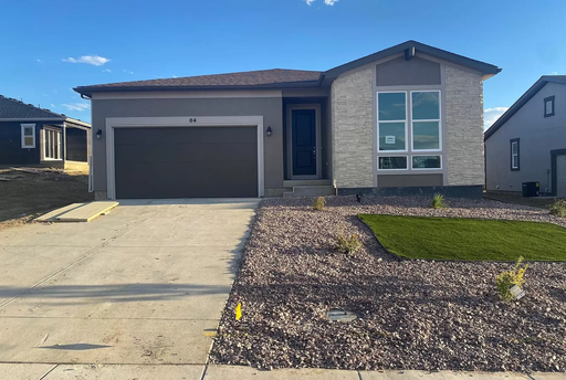 Stunning 4 Bed 2 Bath Home located on the North Side – photo 1