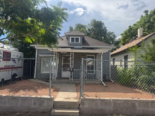 Your New Home Awaits – 2 Bed, 1.5 Bath Near Local Amenities – photo 1