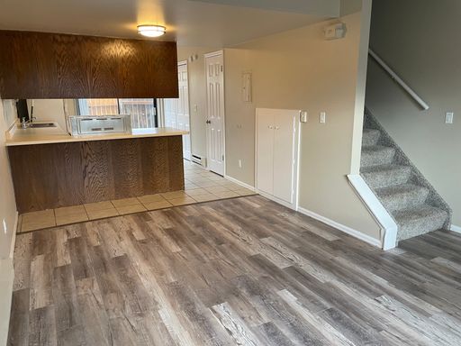 Beautiful 2 bedroom, 1.5 bath Townhouse – photo 1