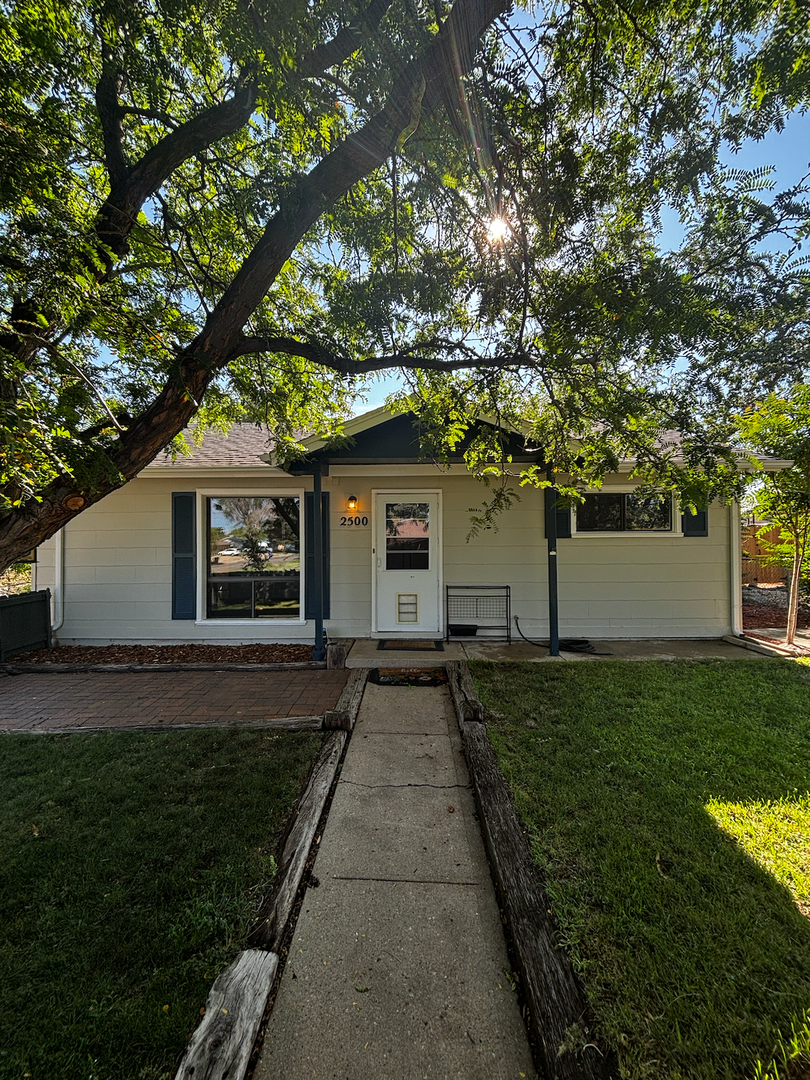 Pueblo House: 2500 Emilia St