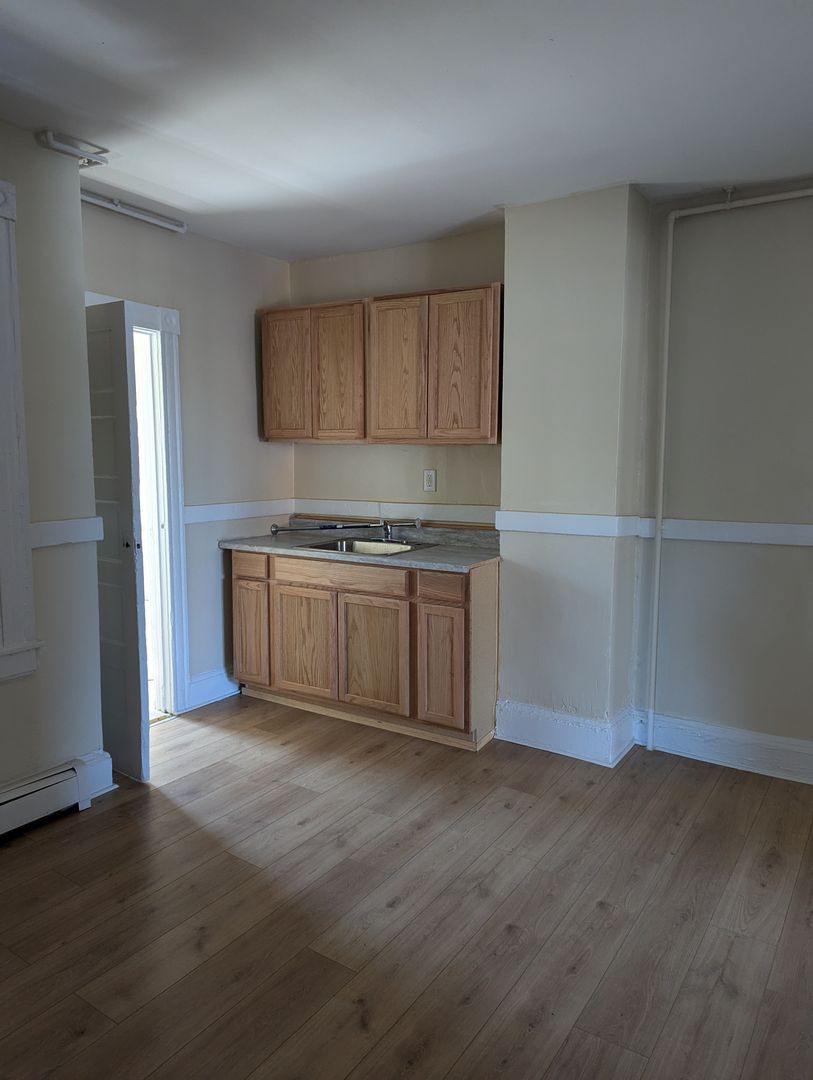 New Britain Apartment: 59 Daly Ave