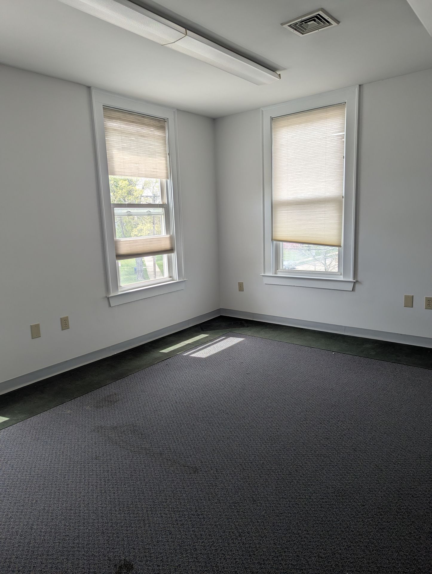New London Apartment: 53 Granite St