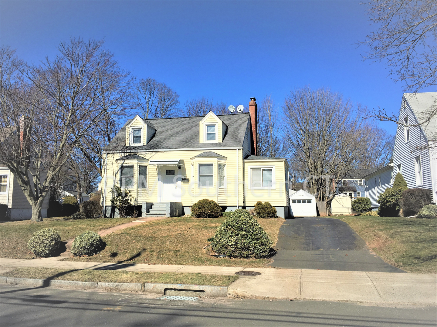 New Haven House: 330 Fort Hale Road