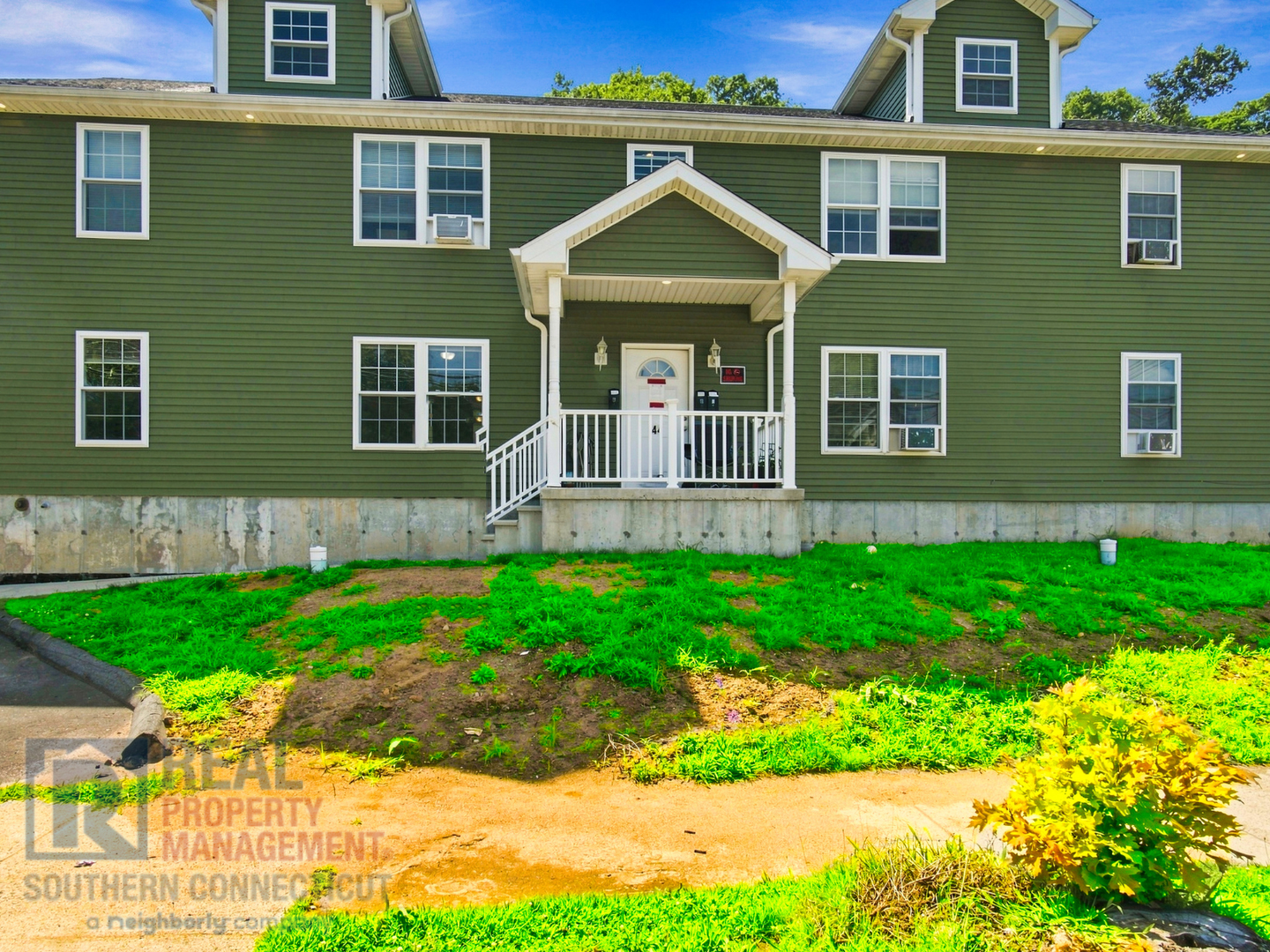 New Haven Apartment: 44 Huntington Rd.