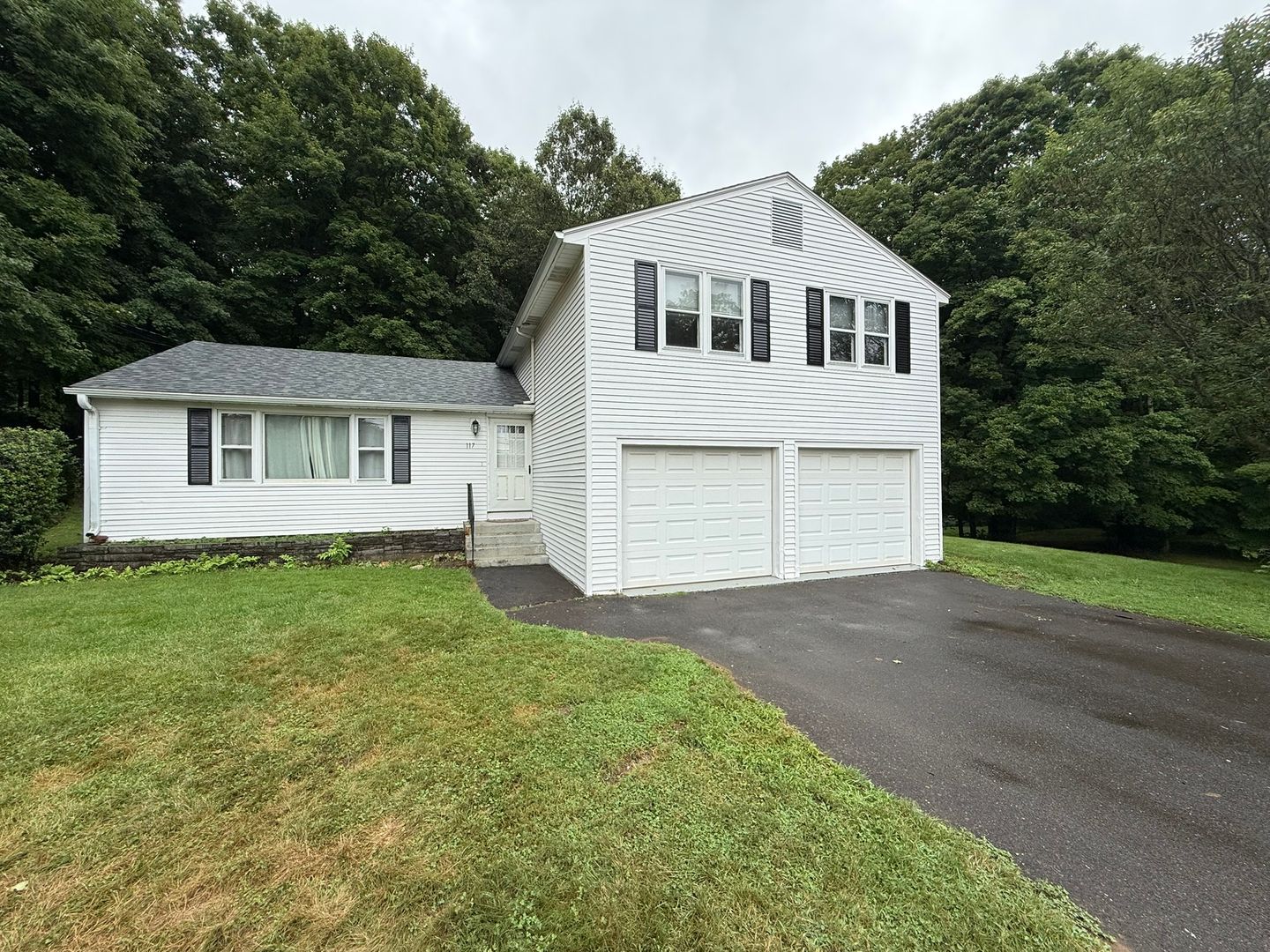 Broad Brook House: 117 Depot St