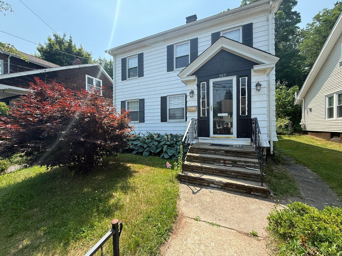 New Britain House: 503 Commonwealth Ave