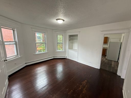 Spacious Three Bedroom Apartment Near Hartford Hospital! – photo 1