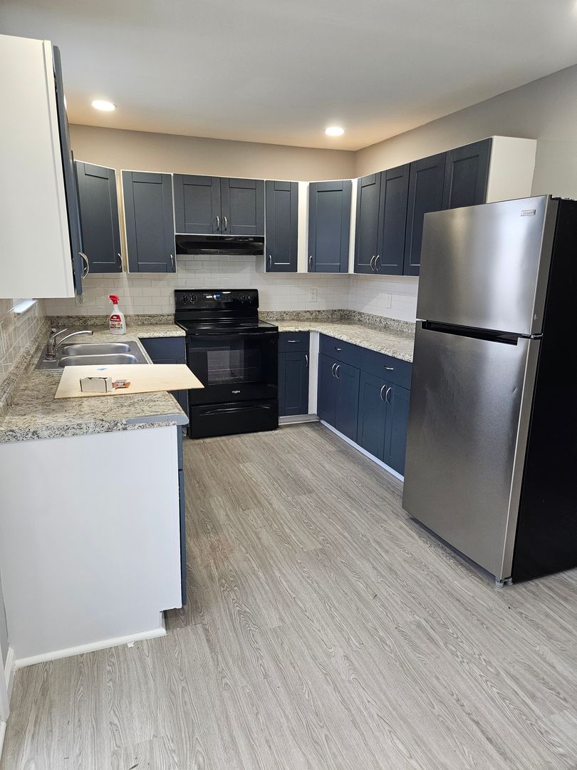81 Cole Blvd 2 of 7