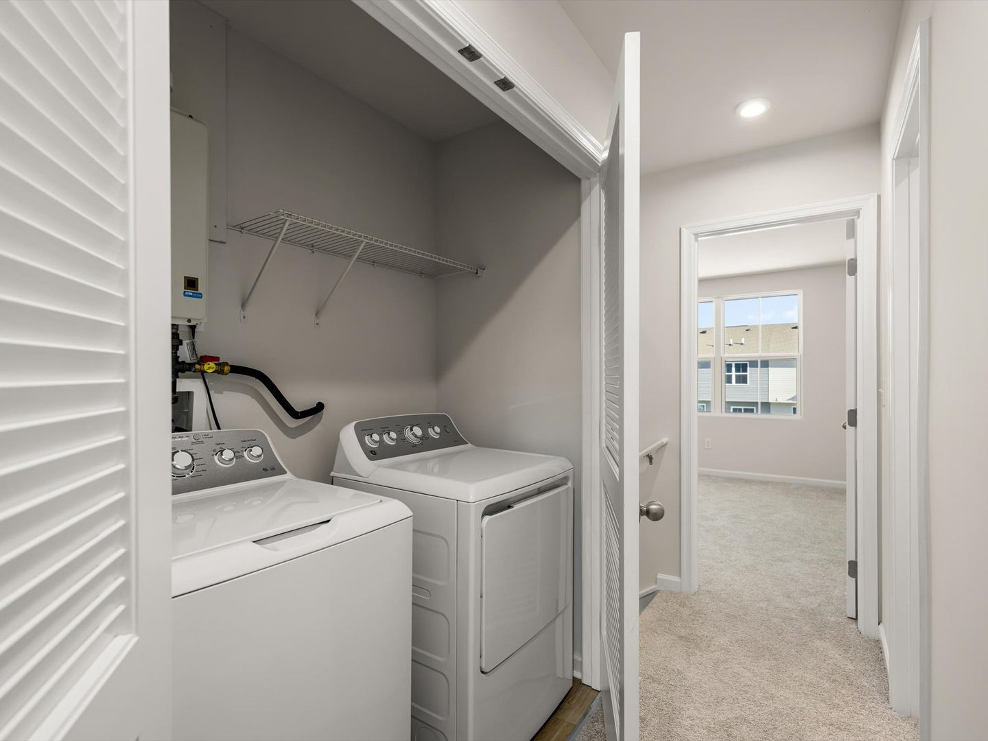 Laundry room at 18212 Kirsten Dr