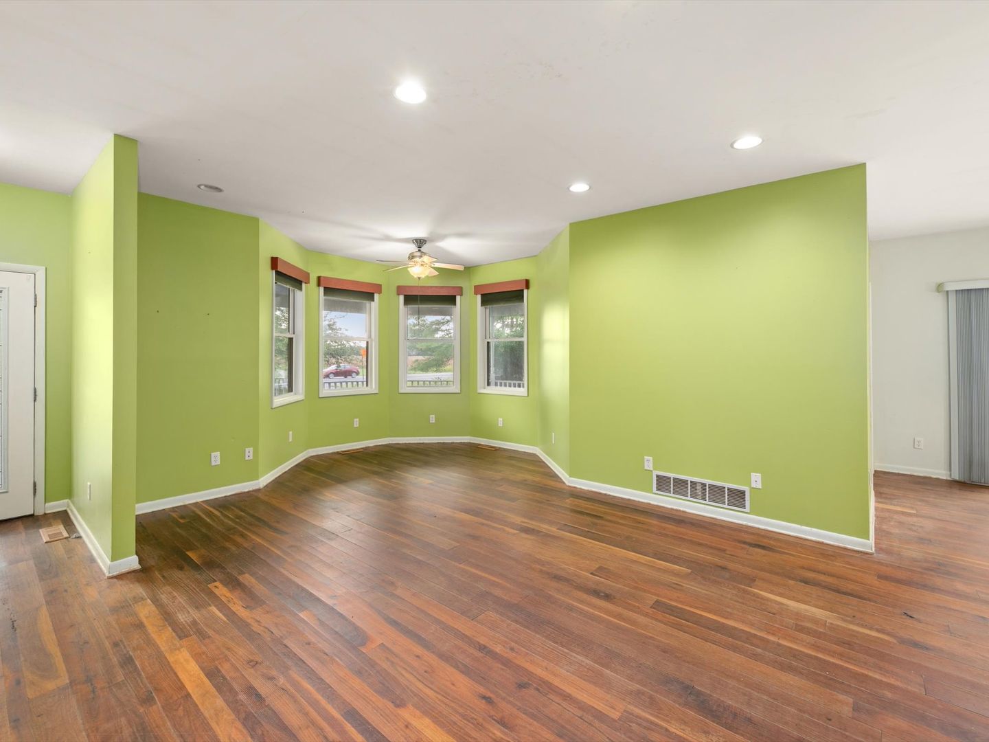 18890 Harbeson Rd 4 of 12