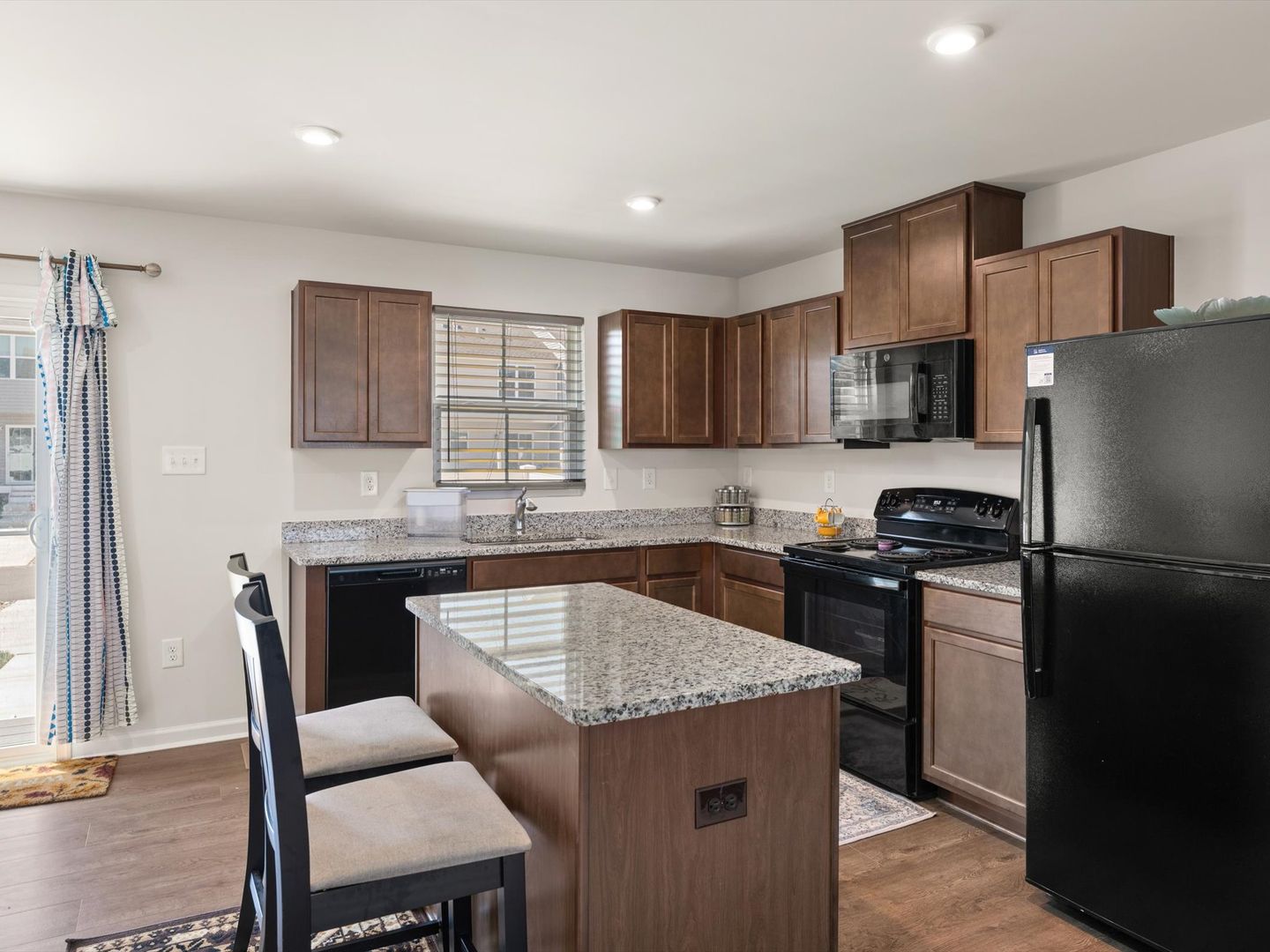 16107 Zoar Avenue 8 of 12