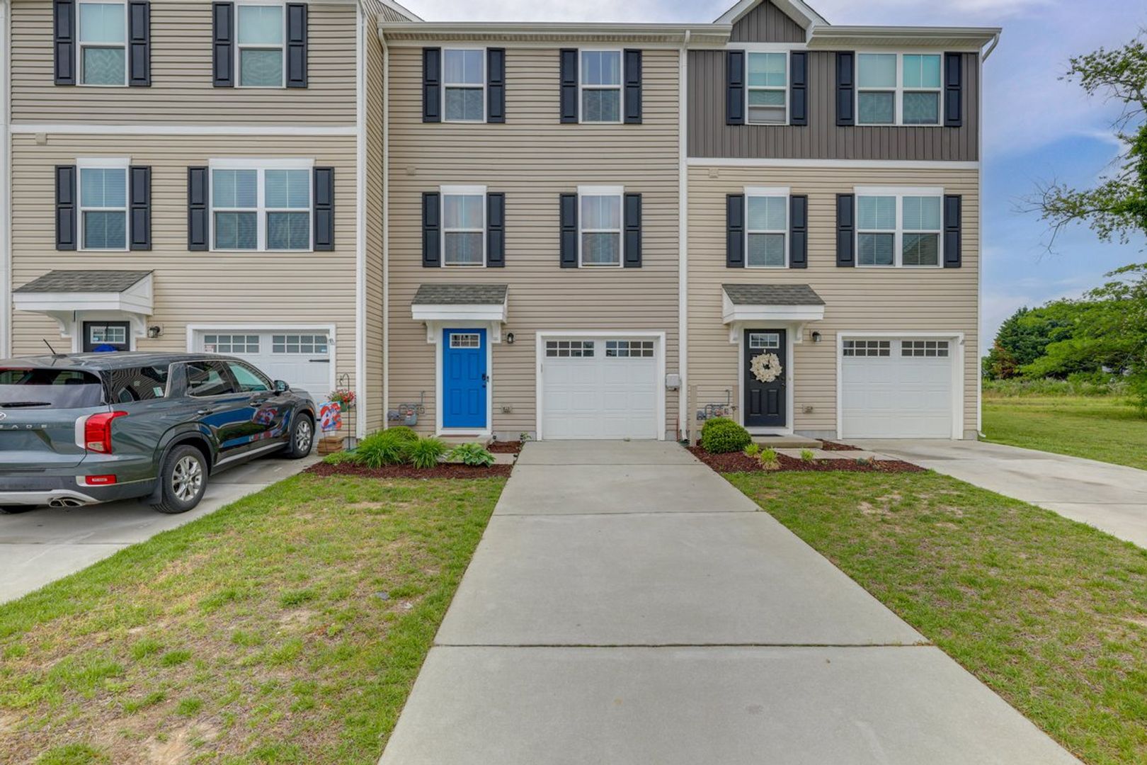 Milford Townhome: 6262 Pebblebrook Dr