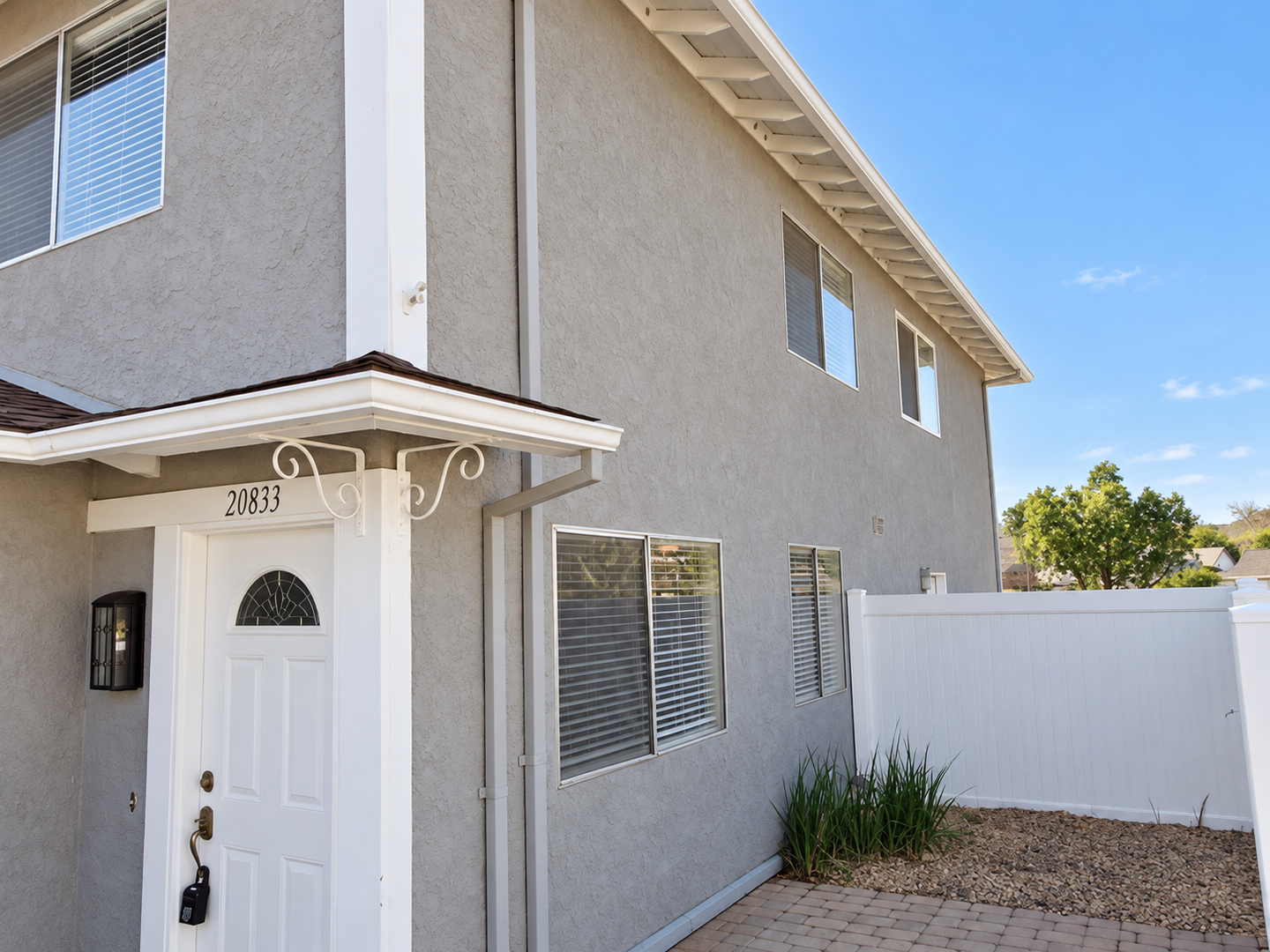 Santa Clarita Apartment: 20833 Plum Canyon Rd.