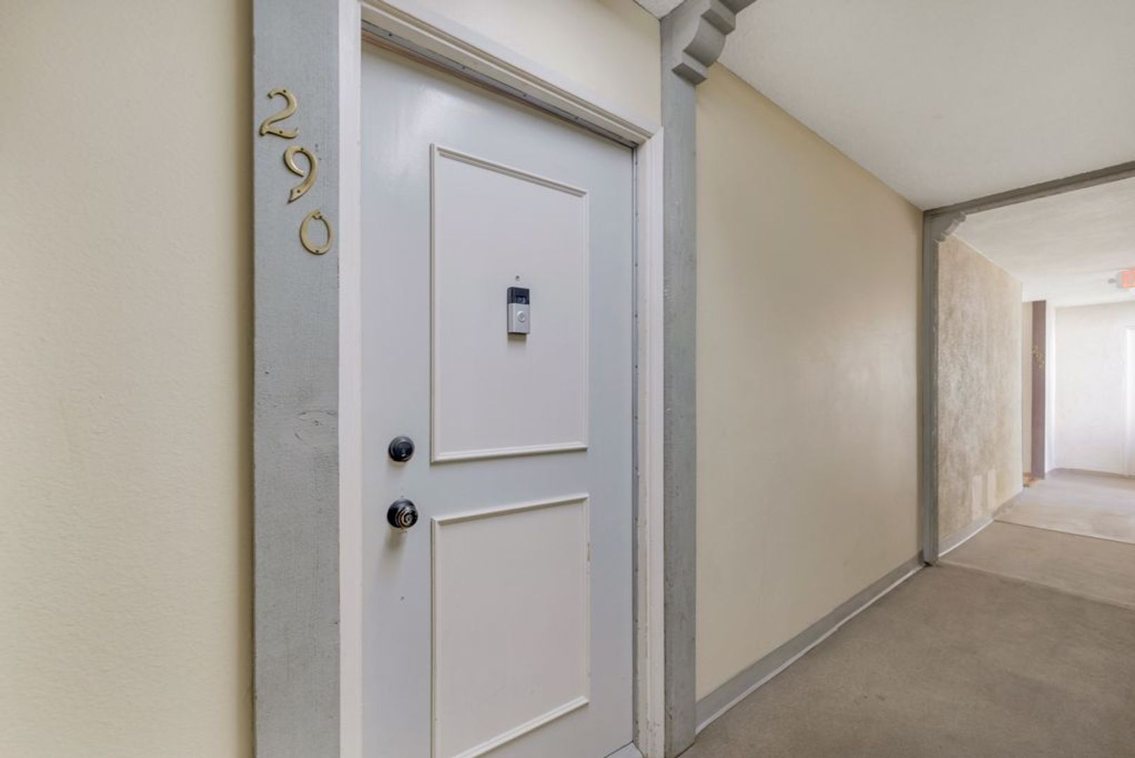 Valencia Apartment: 23515 Lyons Ave