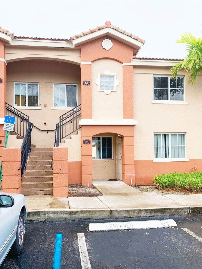 West Palm Beach House: 3500 Briar Bay Blvd #205