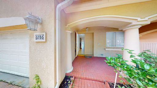 Spacious 4Bd/ 2Ba Home with Two-Car Garage – photo 1