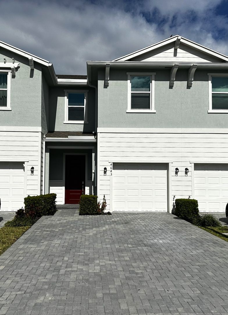 Lake Worth Townhome: 4643 Hollister Ave