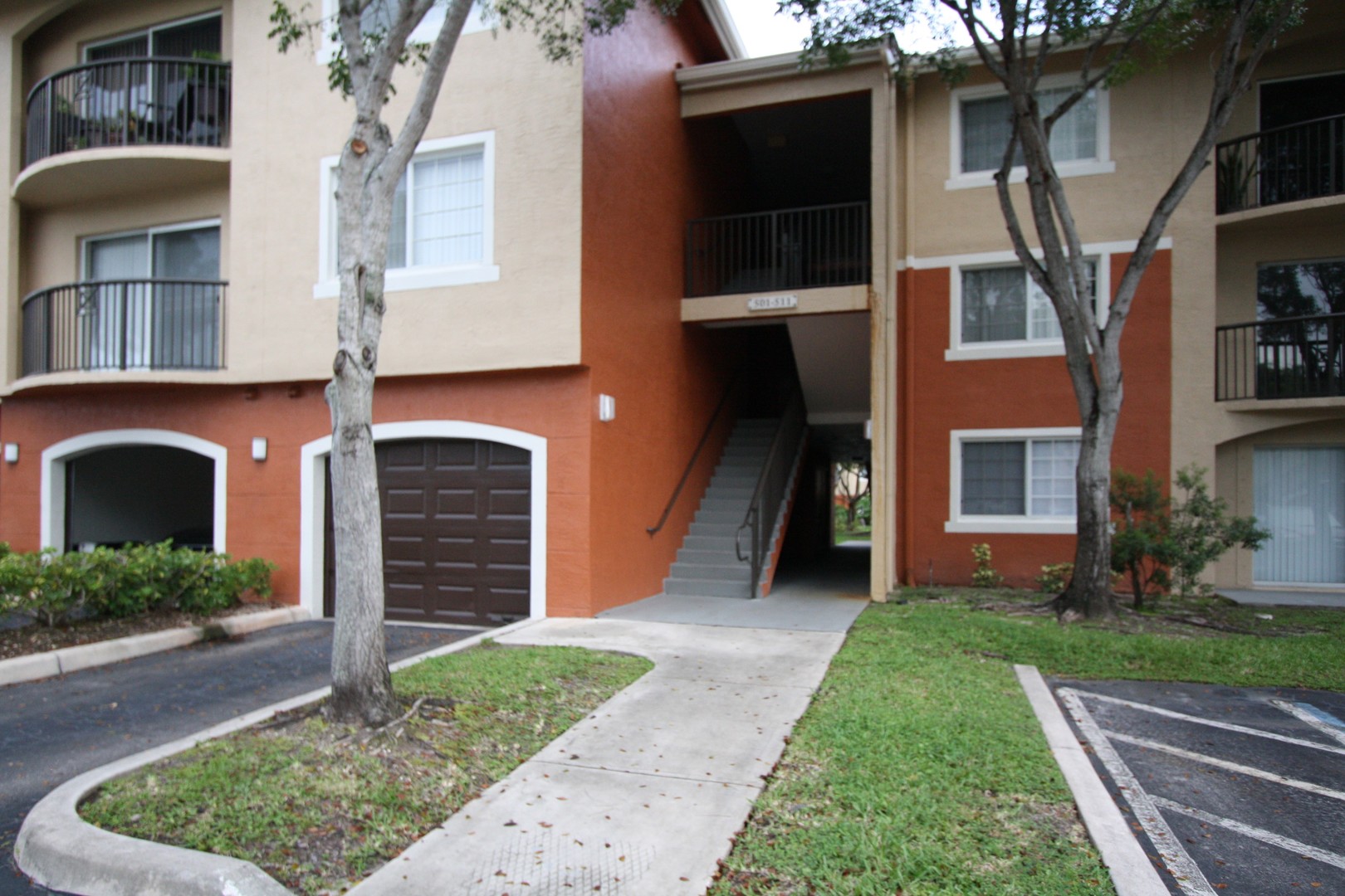 West Palm Beach House: 4187 N. Haverhill Rd #503