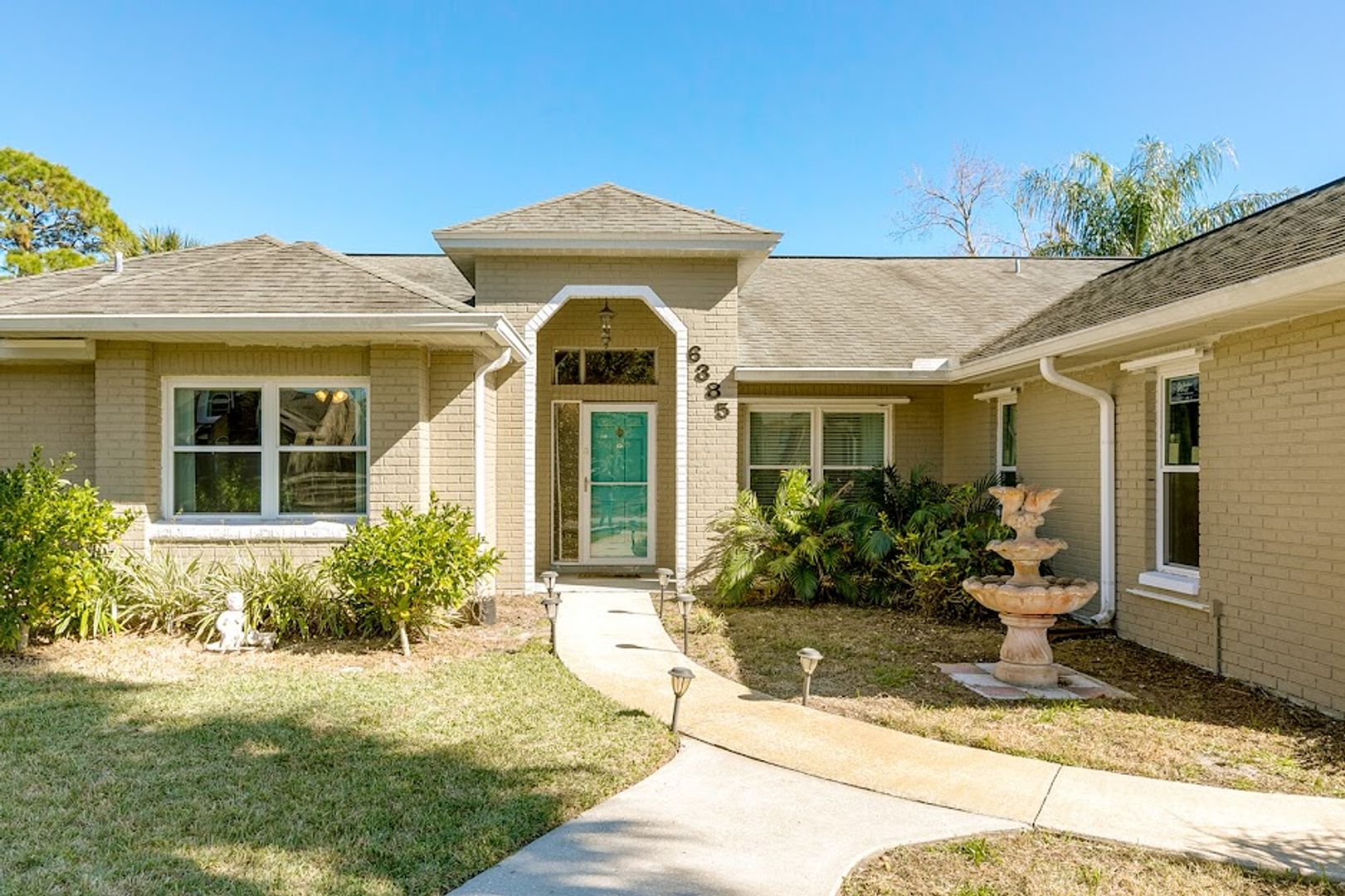 Cocoa House: 6385 Banks Avenue