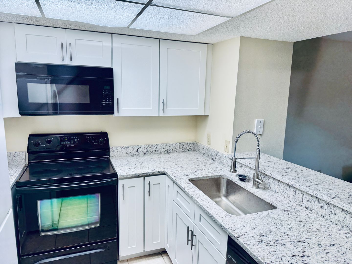 915 Sonesta Avenue NE #203 8 of 8