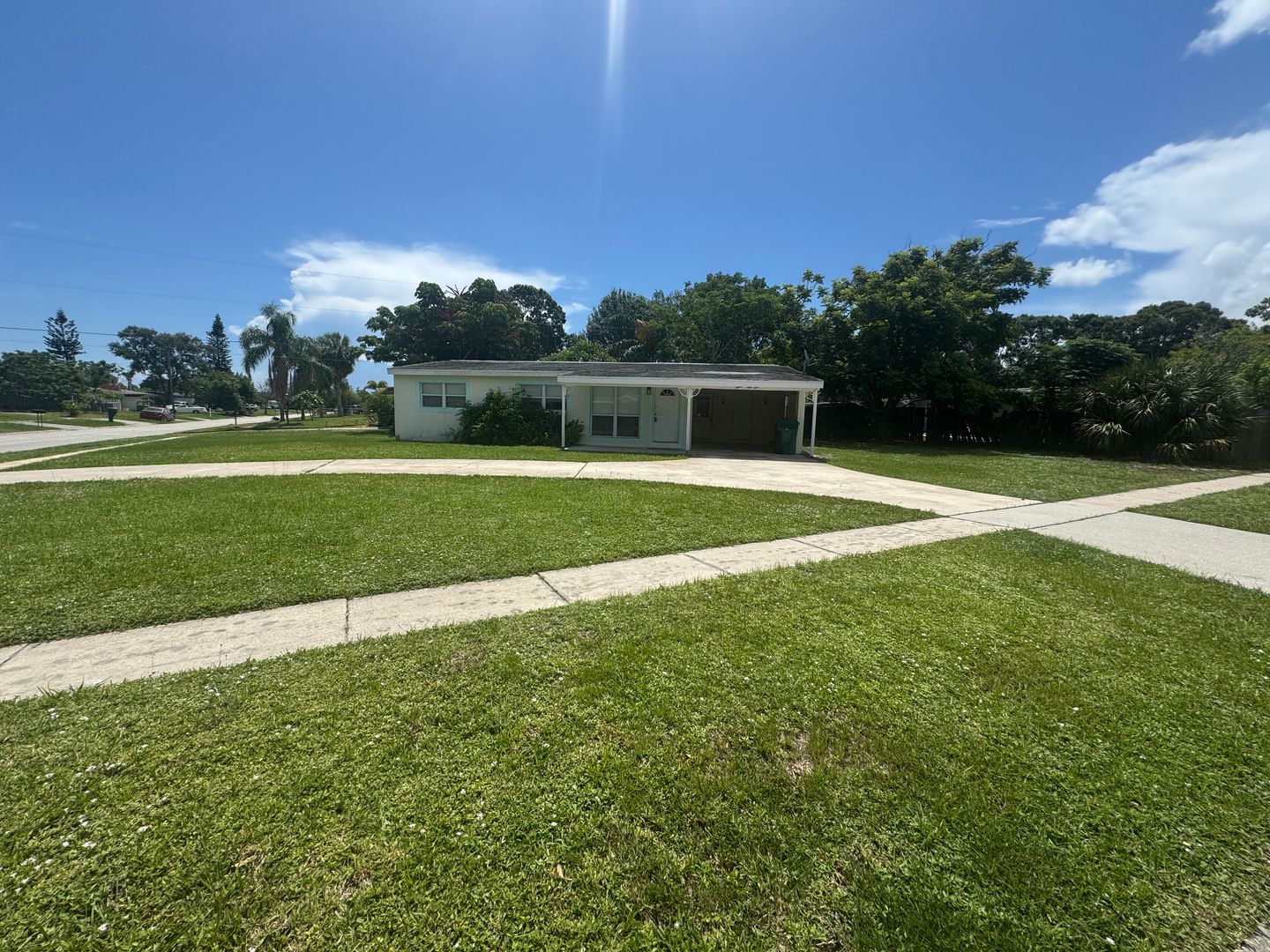 Melbourne House: 1953 Harrison Avenue
