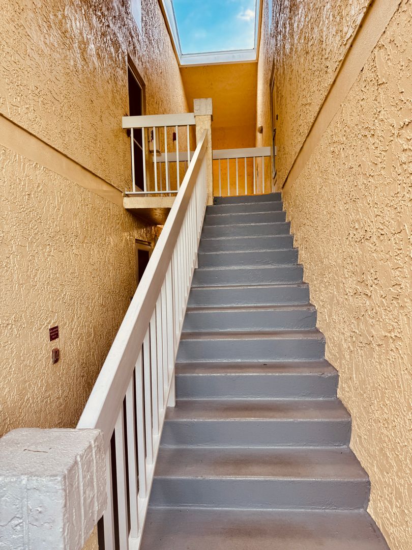 915 Sonesta Avenue NE #203 3 of 8