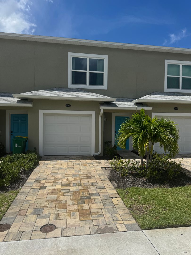 Melbourne Townhome: 930 Paddleboard Court