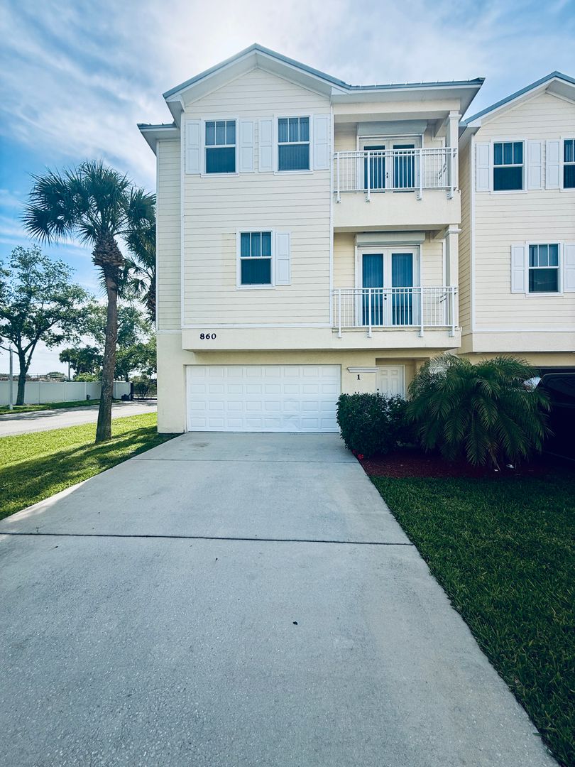 Palm Bay Townhome: 860 VIGNOLES AVENUE NE, UNIT 1