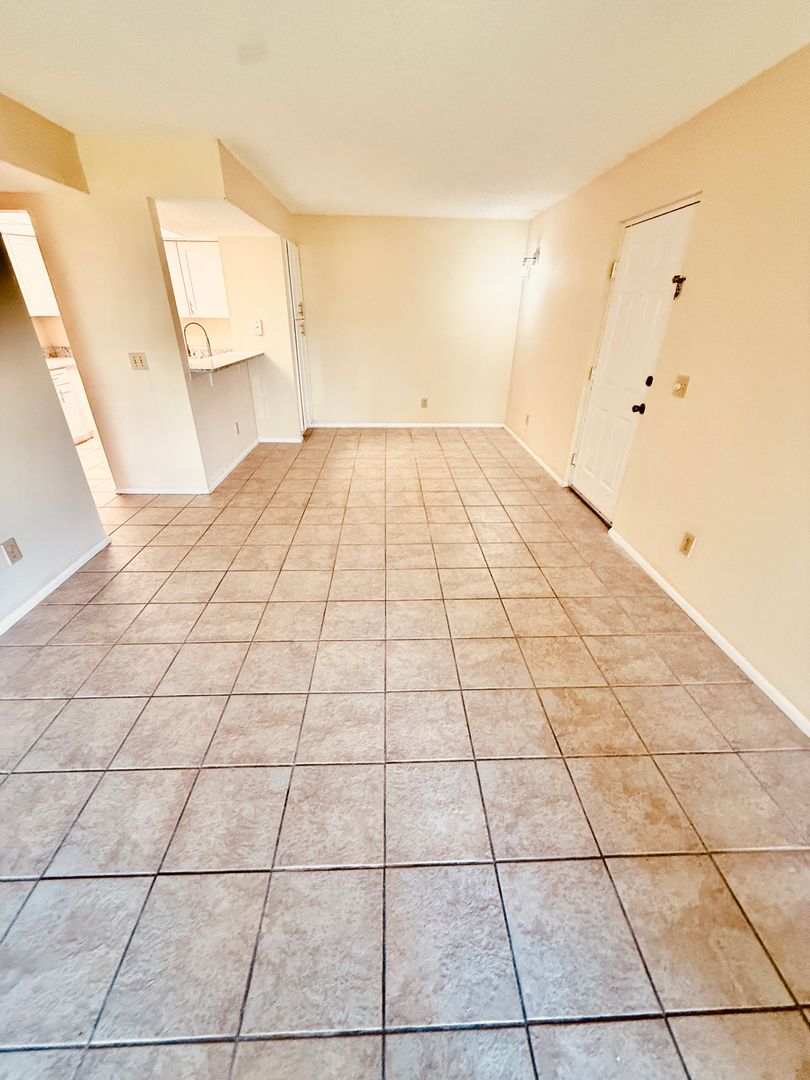 915 Sonesta Avenue NE #203 5 of 8