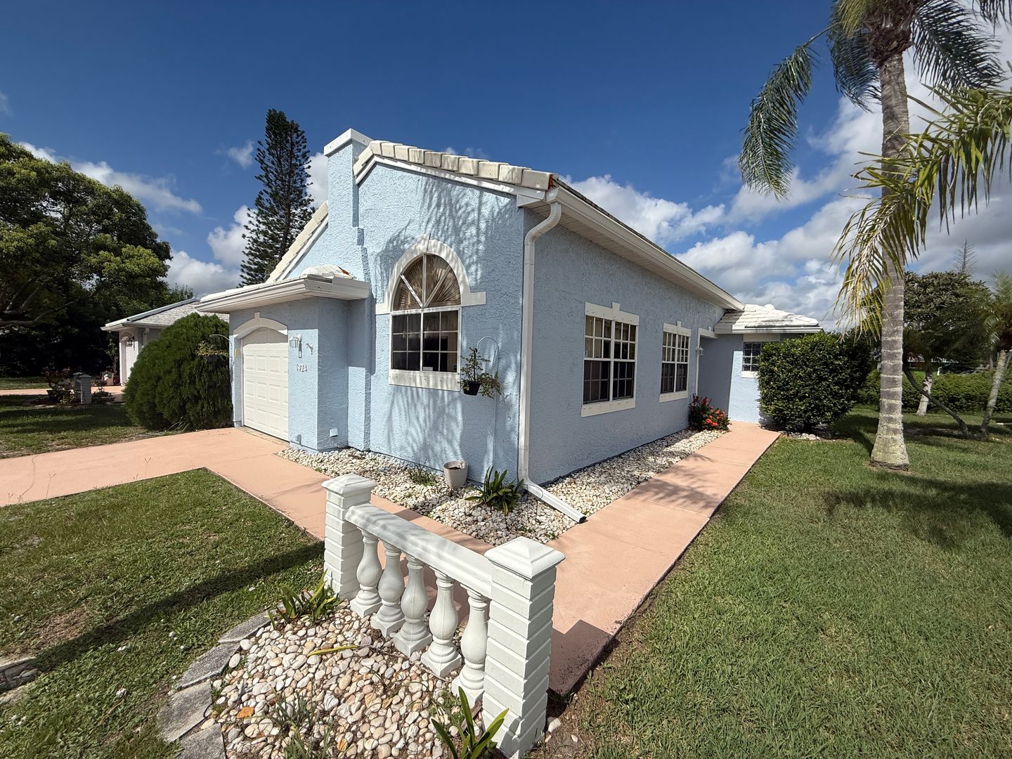 Palm Bay House: 1924 Sugarberry Court NE