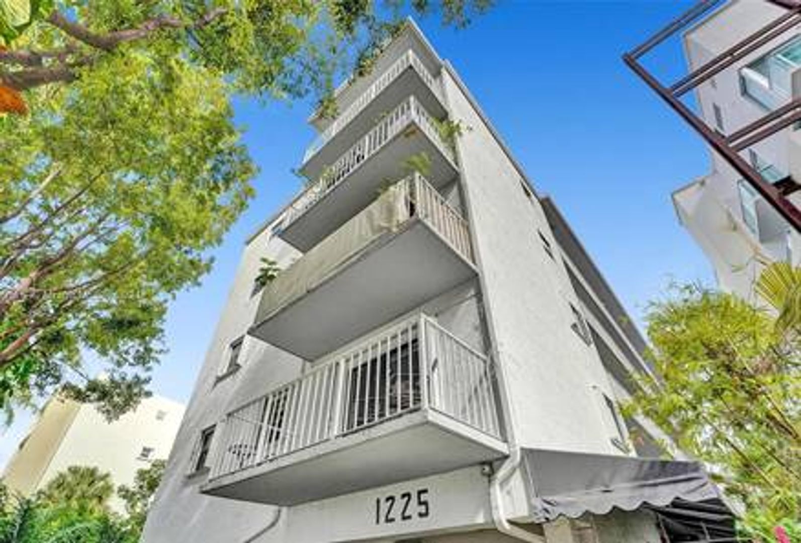 Miami Beach Apartment: 1225 West Avenue