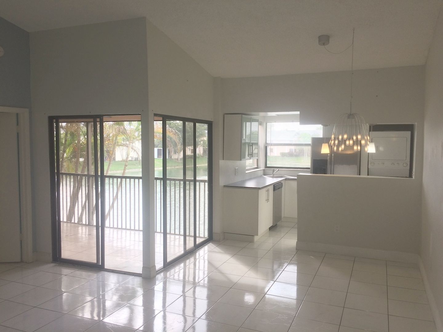 Homestead Apartment: 820 N Franklin Ave- Apt 820-I