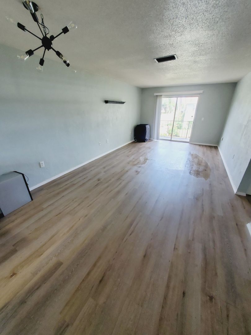 Ormond Beach Apartment: 125 S Orchard St