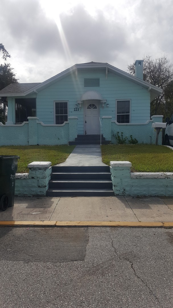 Daytona Beach House: 223 A1 North Hollywood Ave