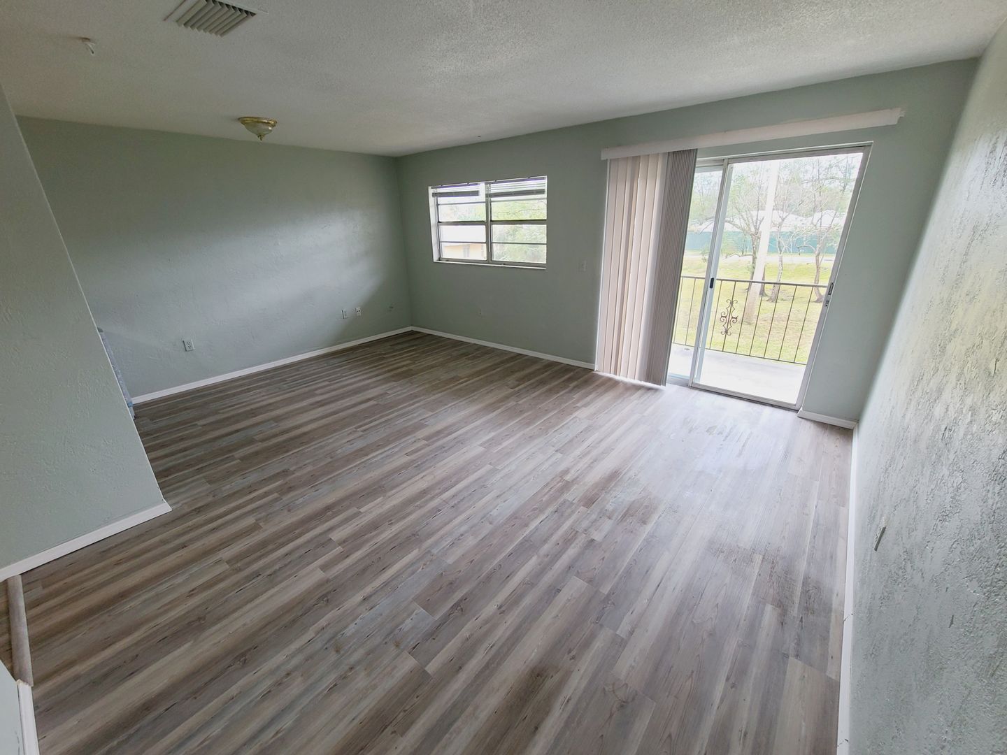 Ormond Beach Apartment: 125 S Orchard St