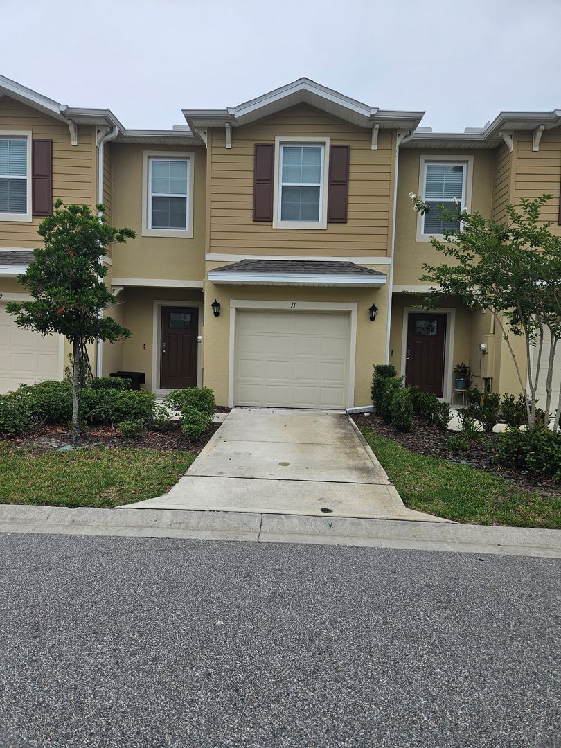 Port Orange House: 11 Bella Lago Cir