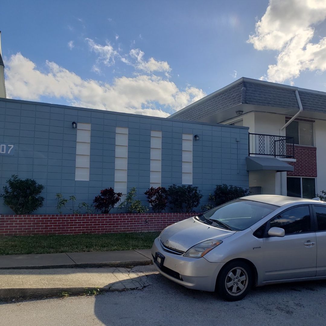 South Daytona House: 307 Ridge Bl Unit 220