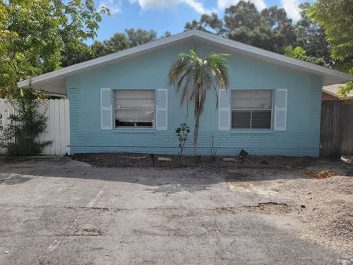 *****READY FOR IMMEDIATE MOVE IN***** – photo 1