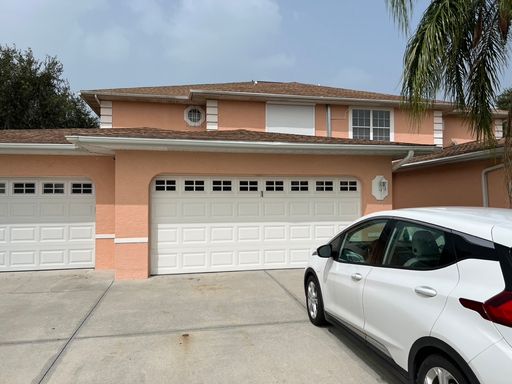 ONE MONTH FREE! Updated Home in Majestic Golf Club – photo 1