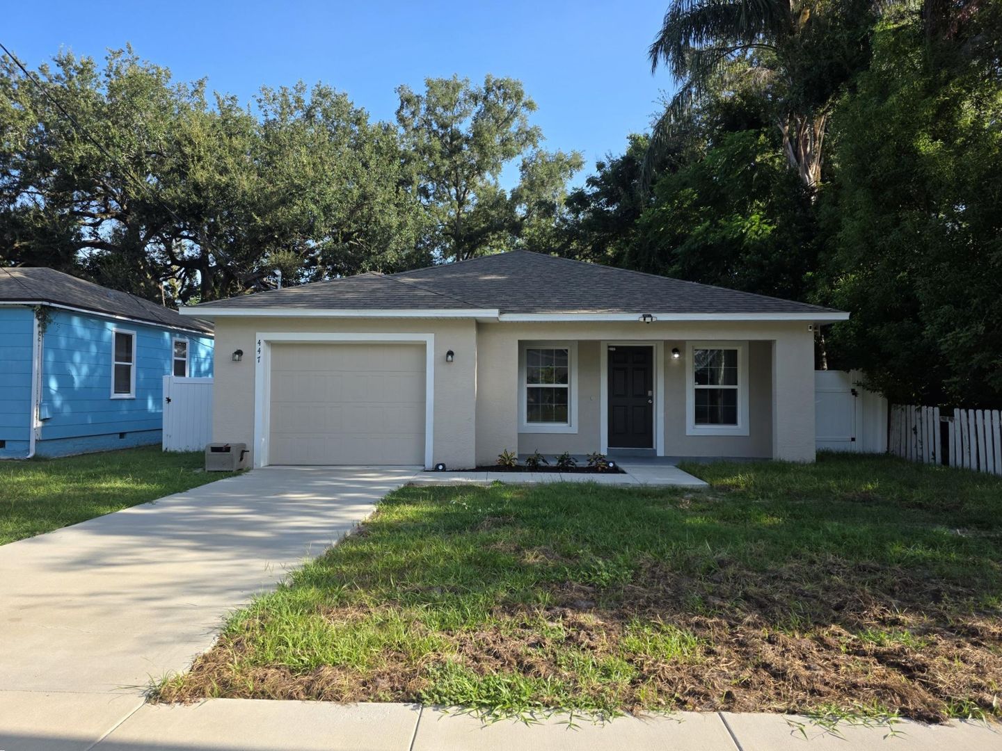Winter Haven House: 447 Ave A NE