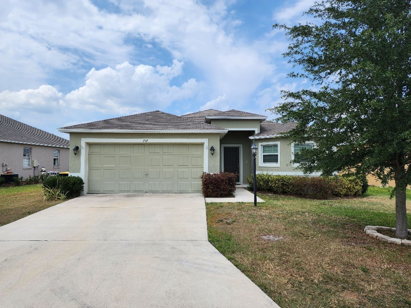 Winter Haven House: 737 Buccaneer Blvd
