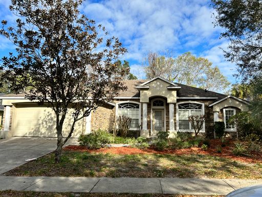 4br/2 bath single-family home located near Valencia College West Campus – photo 1