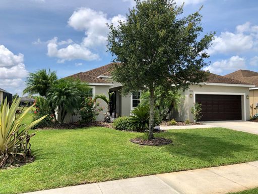 ***RENTED-NOT CURRENTLY AVAILABLE***Beautiful 3 bedroom, 2 bath, plus den, 2 car garage pool home in Parrish Fl